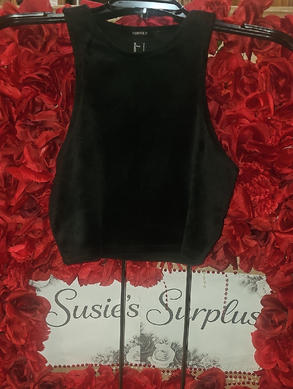Forever 21 Black Velvet Cropped Tank Size Small